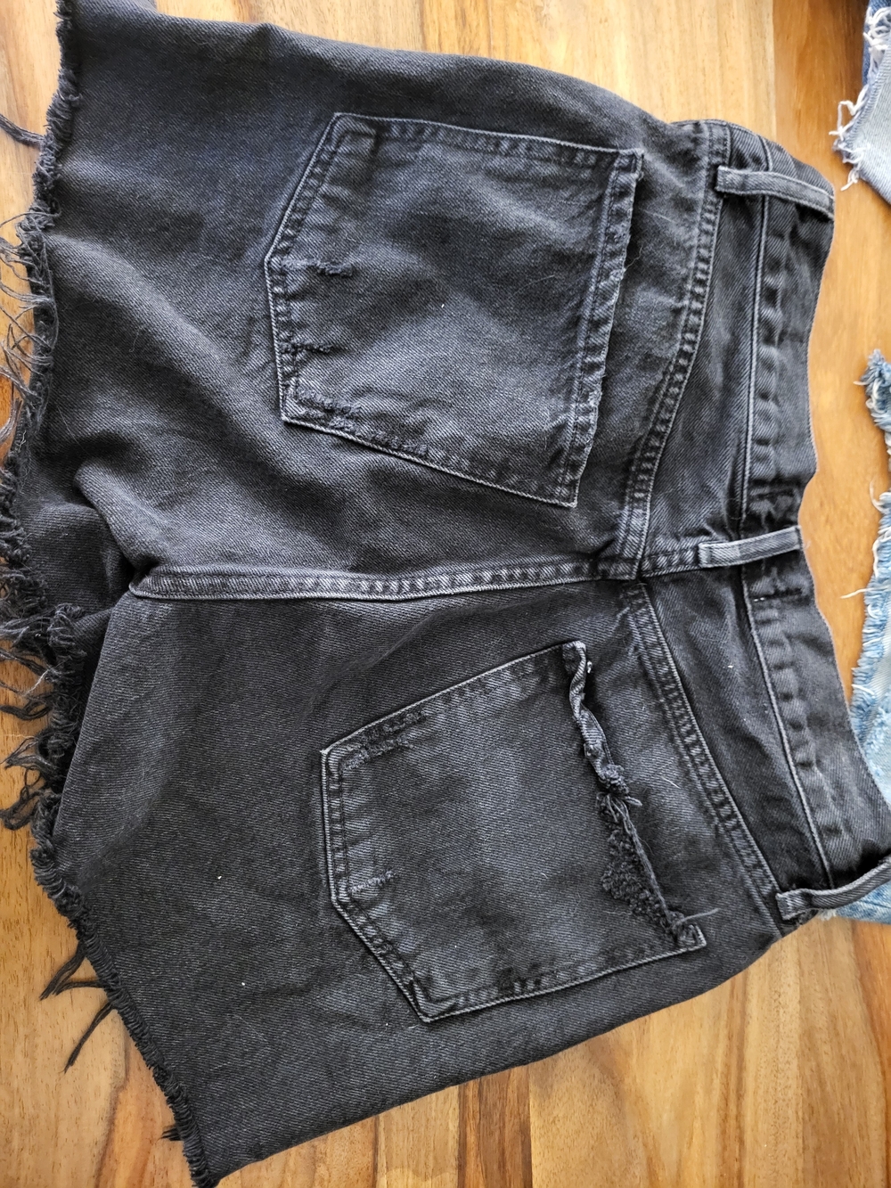 Agolde Black Washed Denim Shorts - Size 26 - Picture 3 of 3